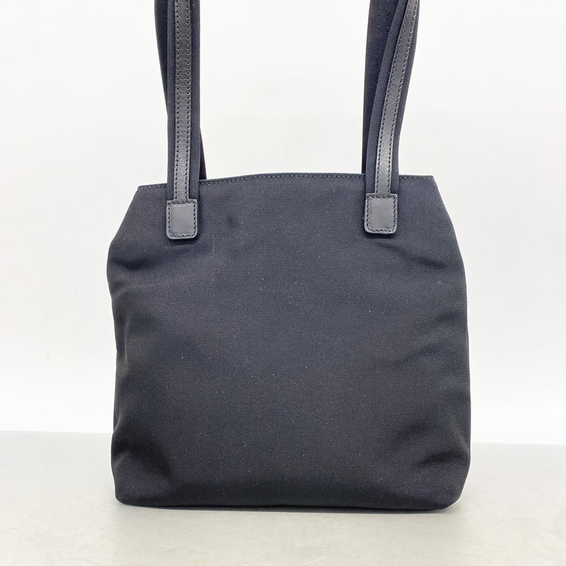 【6kd3509】グッチ ハンドバッグ 002 1075 ナイロン ブラック シルバー金具【中古】レディース
