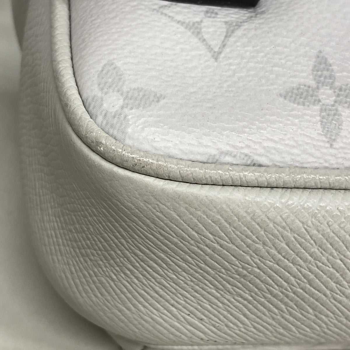 【6kd3535】ルイヴィトン ウエストバッグ タイガラマ バムバッグアウトドア M30247 アンタークティカ【中古】メンズ