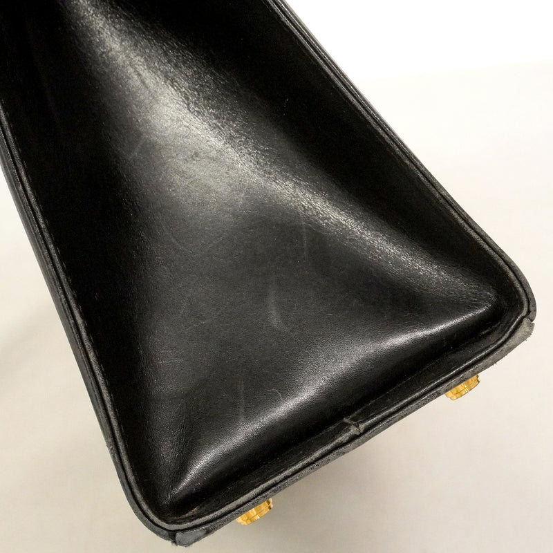 【6kd3556】サルヴァトーレフェラガモ ショルダーバッグ ヴァラ レザー ブラック ゴールド金具【中古】レディース