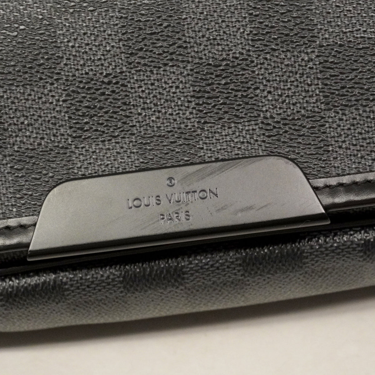 【6kd3561】ルイヴィトン ショルダーバッグ ダミエ・グラフィット ダニエルMM N58029 ブラック【中古】メンズ
