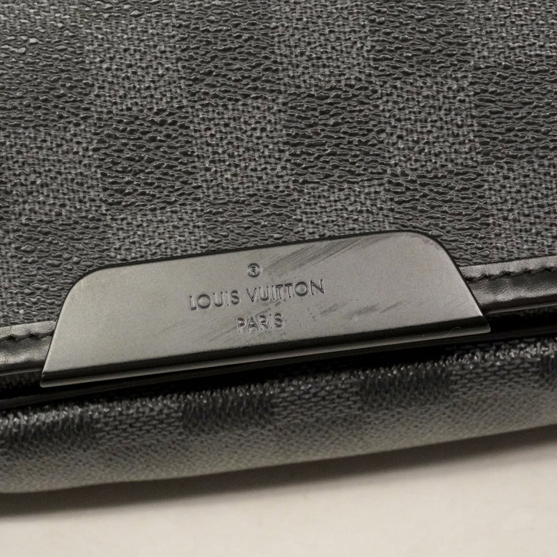 【6kd3561】ルイヴィトン ショルダーバッグ ダミエ・グラフィット ダニエルMM N58029 ブラック【中古】メンズ