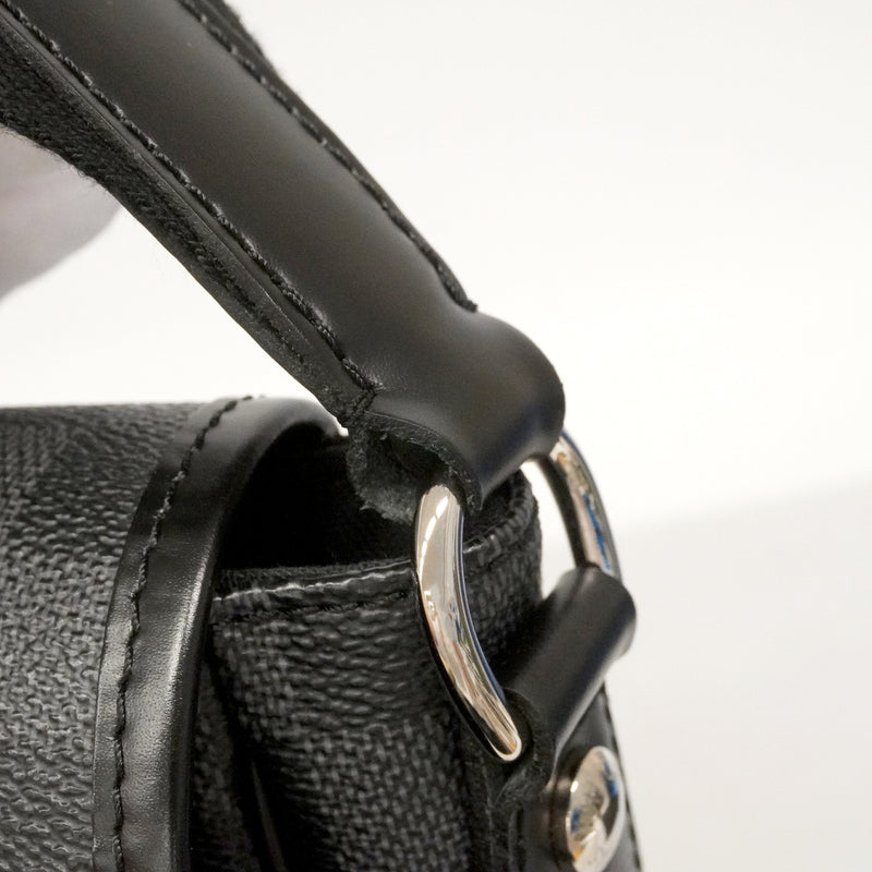 【6kd3561】ルイヴィトン ショルダーバッグ ダミエ・グラフィット ダニエルMM N58029 ブラック【中古】メンズ