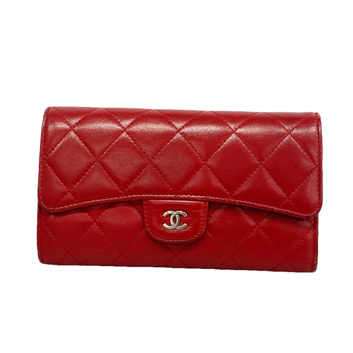 【6kd3601】シャネル 三つ折り長財布 マトラッセ ラムスキン レッド シルバー金具【中古】レディース
