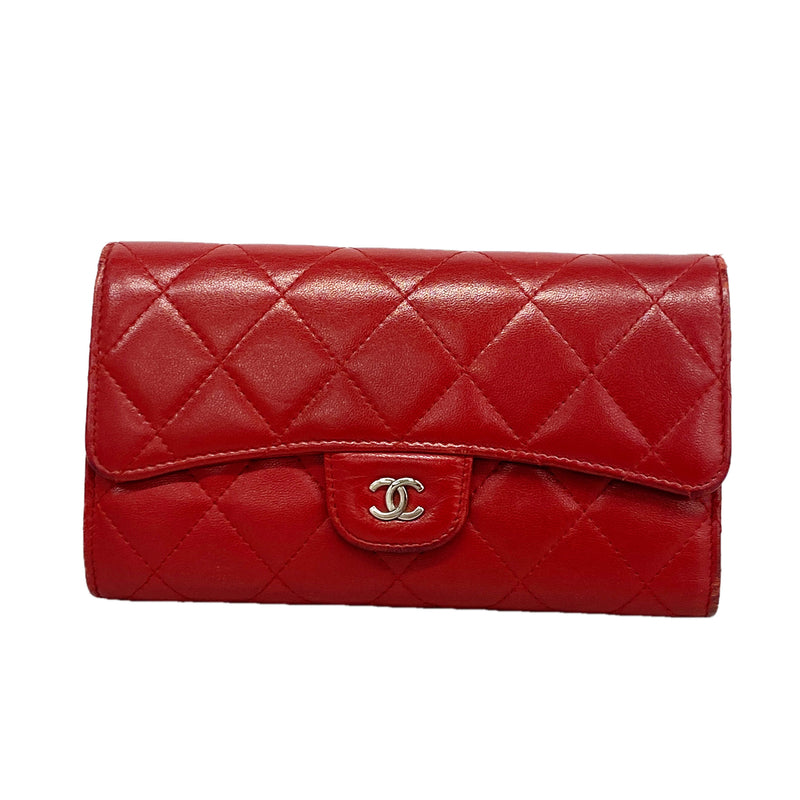 【6kd3601】シャネル 三つ折り長財布 マトラッセ ラムスキン レッド シルバー金具【中古】レディース