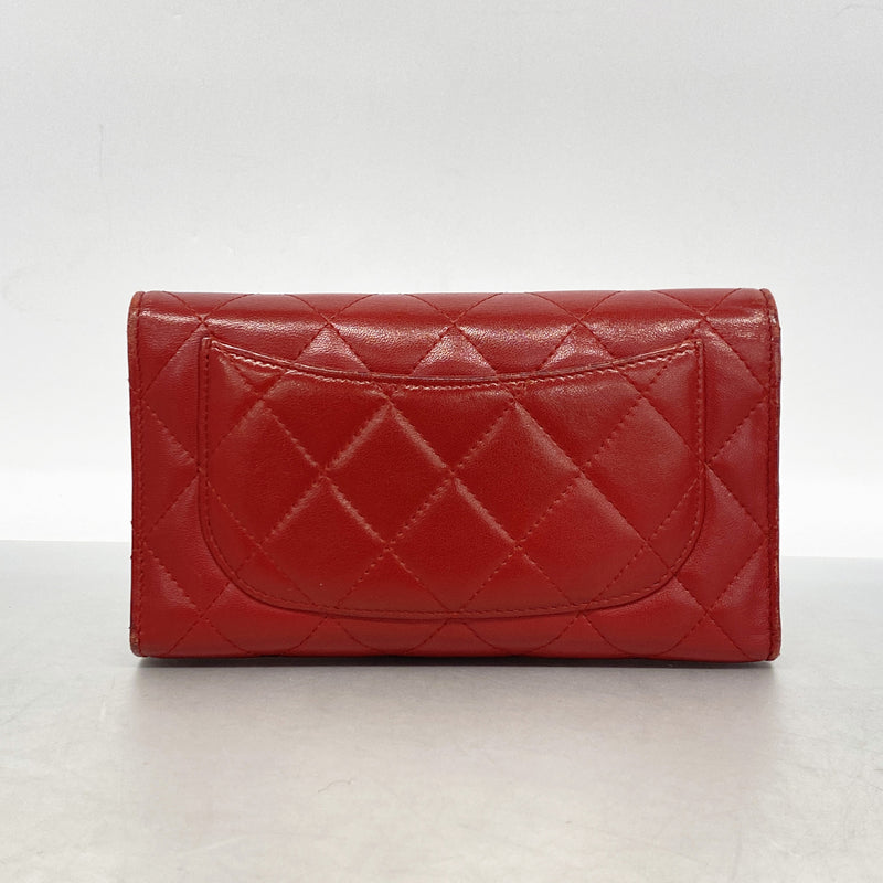 【6kd3601】シャネル 三つ折り長財布 マトラッセ ラムスキン レッド シルバー金具【中古】レディース