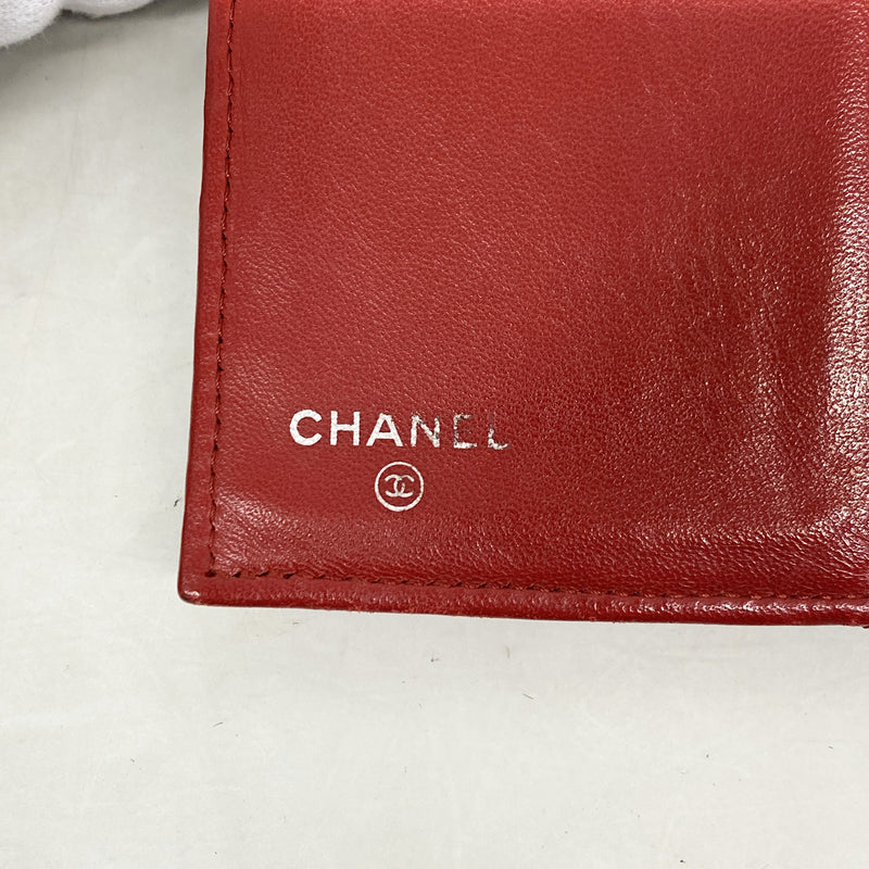 【6kd3601】シャネル 三つ折り長財布 マトラッセ ラムスキン レッド シルバー金具【中古】レディース