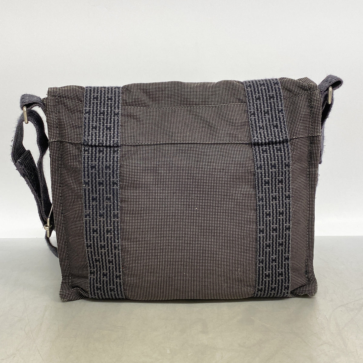 【6kd3602】エルメス ショルダーバッグ エールラインバサス ナイロン グレー シルバー金具【中古】レディース