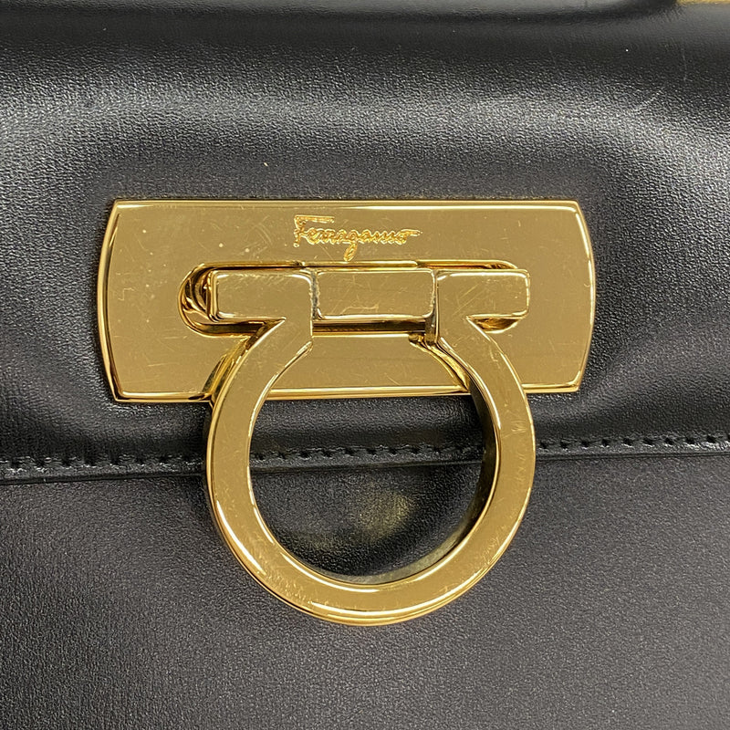 【6kd3603】サルヴァトーレフェラガモ ハンドバッグ ガンチーニ レザー ブラック ゴールド金具【中古】レディース