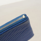 【6kd3643】シャネル クラッチバッグ Vステッチ キャビアスキン ブルー シルバー金具【中古】レディース
