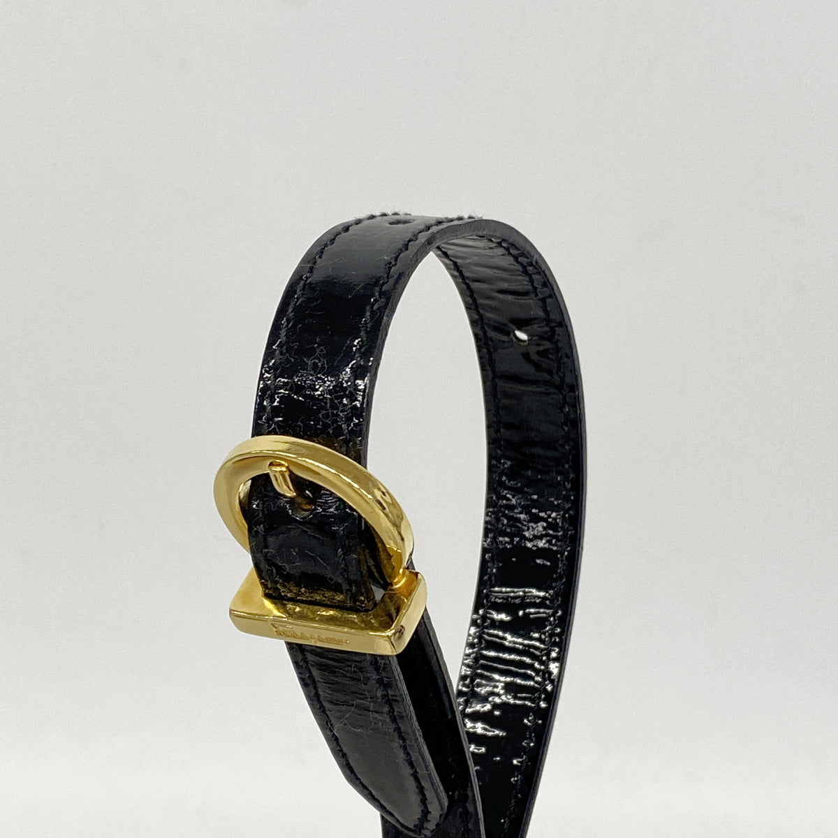 【6kd3653】サルヴァトーレフェラガモ ショルダーバッグ ヴァラ エナメル ブラック ゴールド金具【中古】レディース