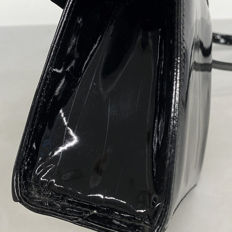 【6kd3653】サルヴァトーレフェラガモ ショルダーバッグ ヴァラ エナメル ブラック ゴールド金具【中古】レディース