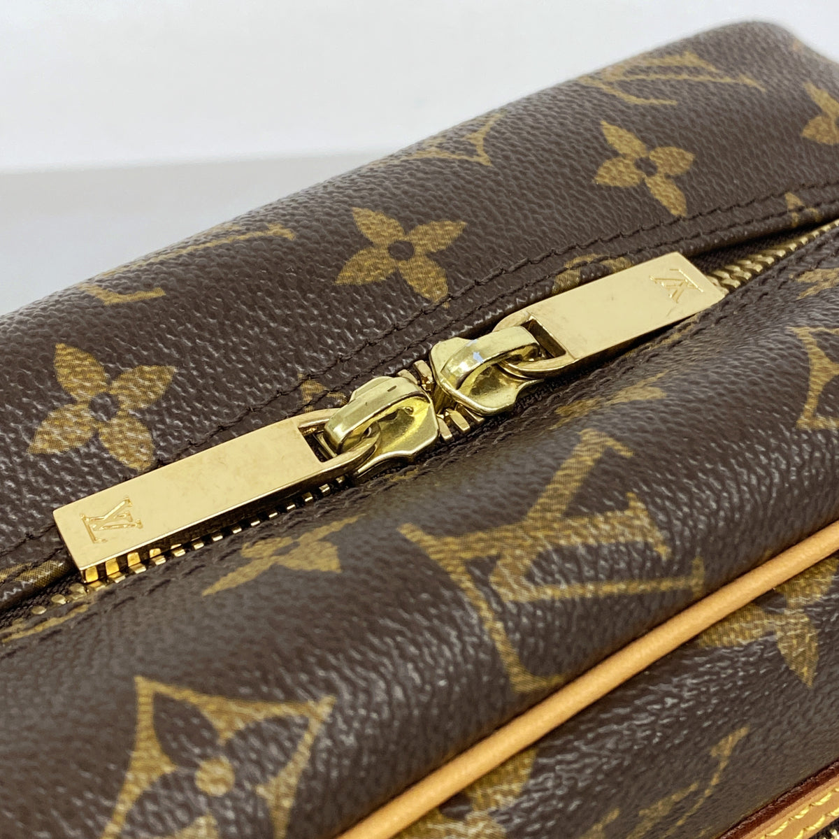 【6kd3656】ルイヴィトン ショルダーバッグ モノグラム シテMM M51182 ブラウン【中古】レディース