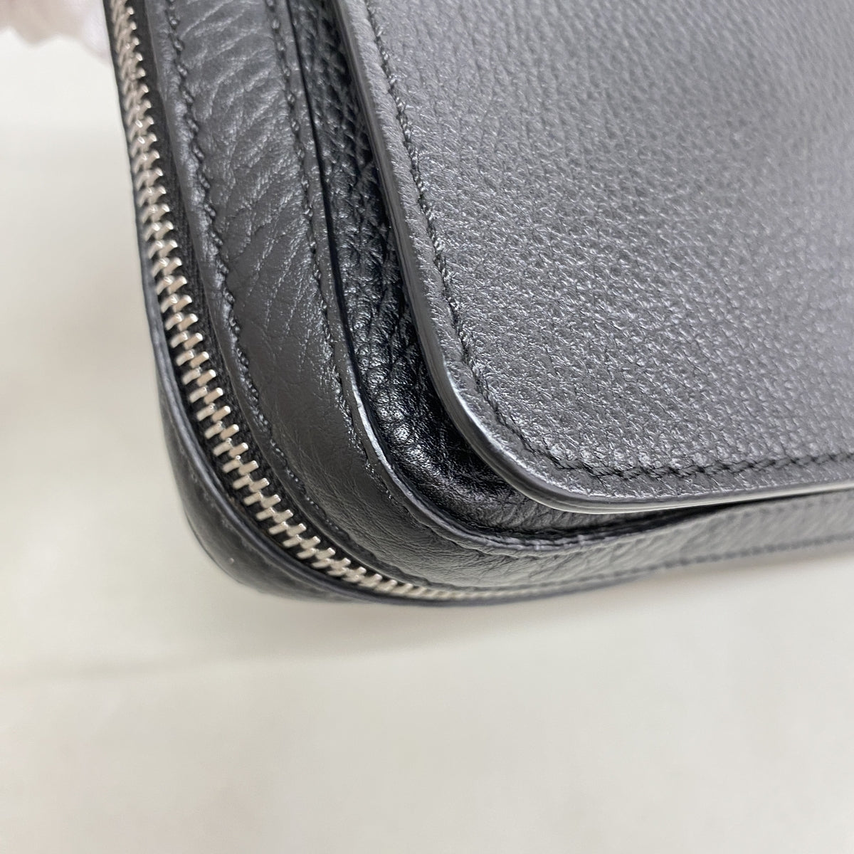 【6kd3710】フェンディ ショルダーバッグ レザー ブラック シルバー金具【中古】メンズ