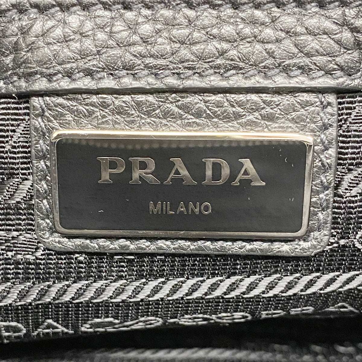 【6kd3738】プラダ ショルダーバッグ ヴィッテロシティ レザー ブラック シルバー金具【中古】メンズ