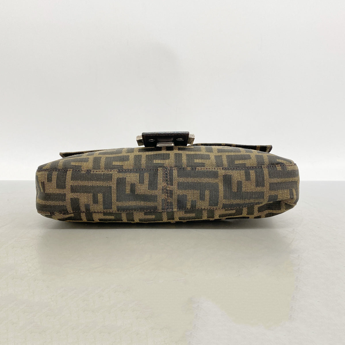 【6kd3768】フェンディ ハンドバッグ ズッカ マンマバケット ナイロンキャンバス ブラウン シルバー金具【中古】レディース