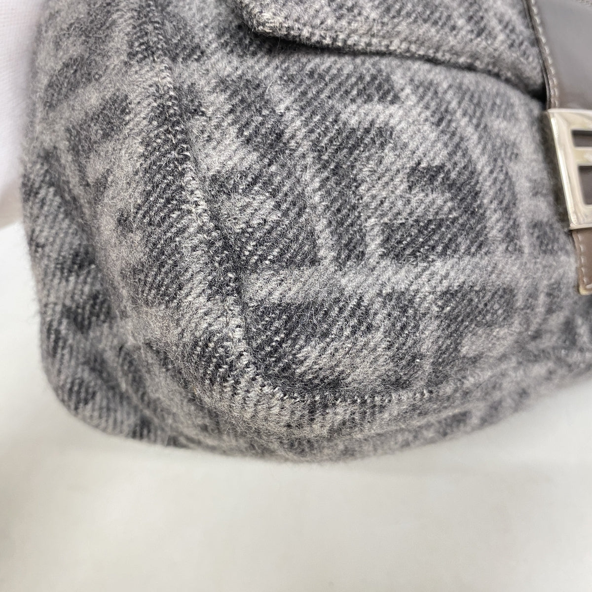 【6kd3788】フェンディ ハンドバッグ ズッカ マンマバケット ウール グレー シルバー金具【中古】レディース