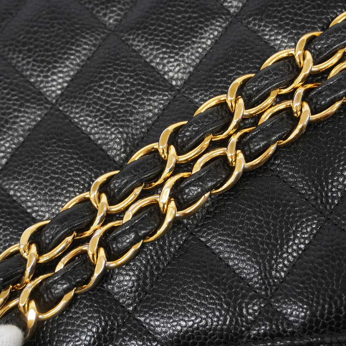 【6kd3864】シャネル ショルダーバッグ デカマトラッセ Wフラップ Wチェーン キャビアスキン ブラック ゴールド金具【中古】レディース