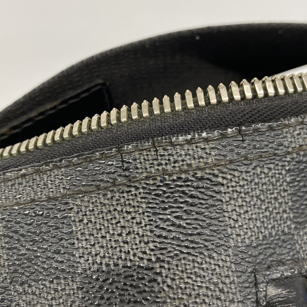 【6kd3897】ルイヴィトン ショルダーバッグ ダミエ・グラフィット ミックPM N41211 ブラック グレー【中古】メンズ