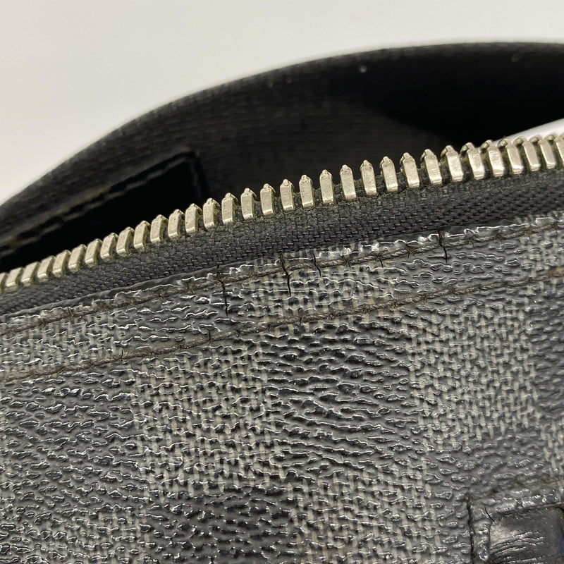【6kd3897】ルイヴィトン ショルダーバッグ ダミエ・グラフィット ミックPM N41211 ブラック グレー【中古】メンズ