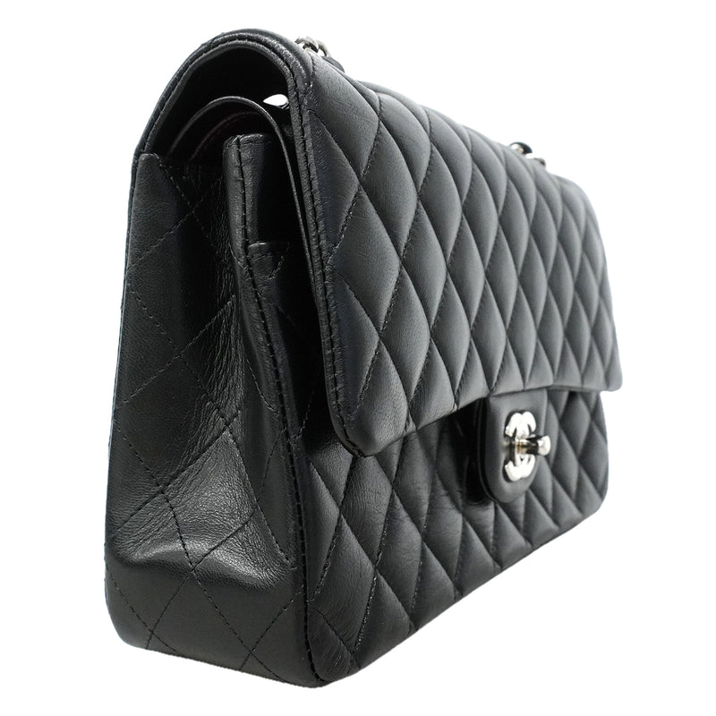 【6kd3917】シャネル ショルダーバッグ マトラッセ Wフラップ Wチェーン ラムスキン ブラック シルバー金具【中古】レディース