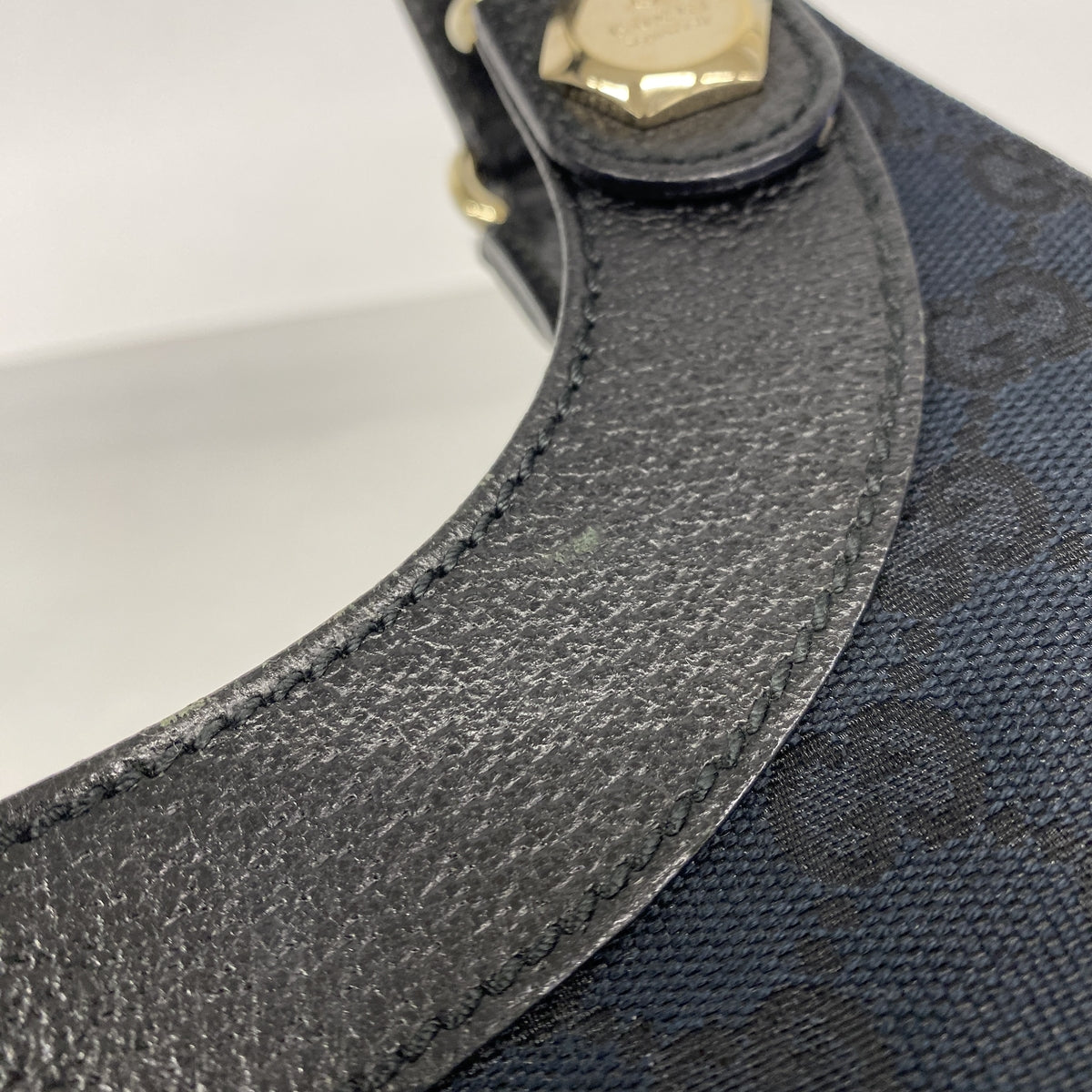 【6kd3950】グッチ ショルダーバッグ GGキャンバス 154982 キャンバス ブラック シャンパンゴールド金具【中古】レディース