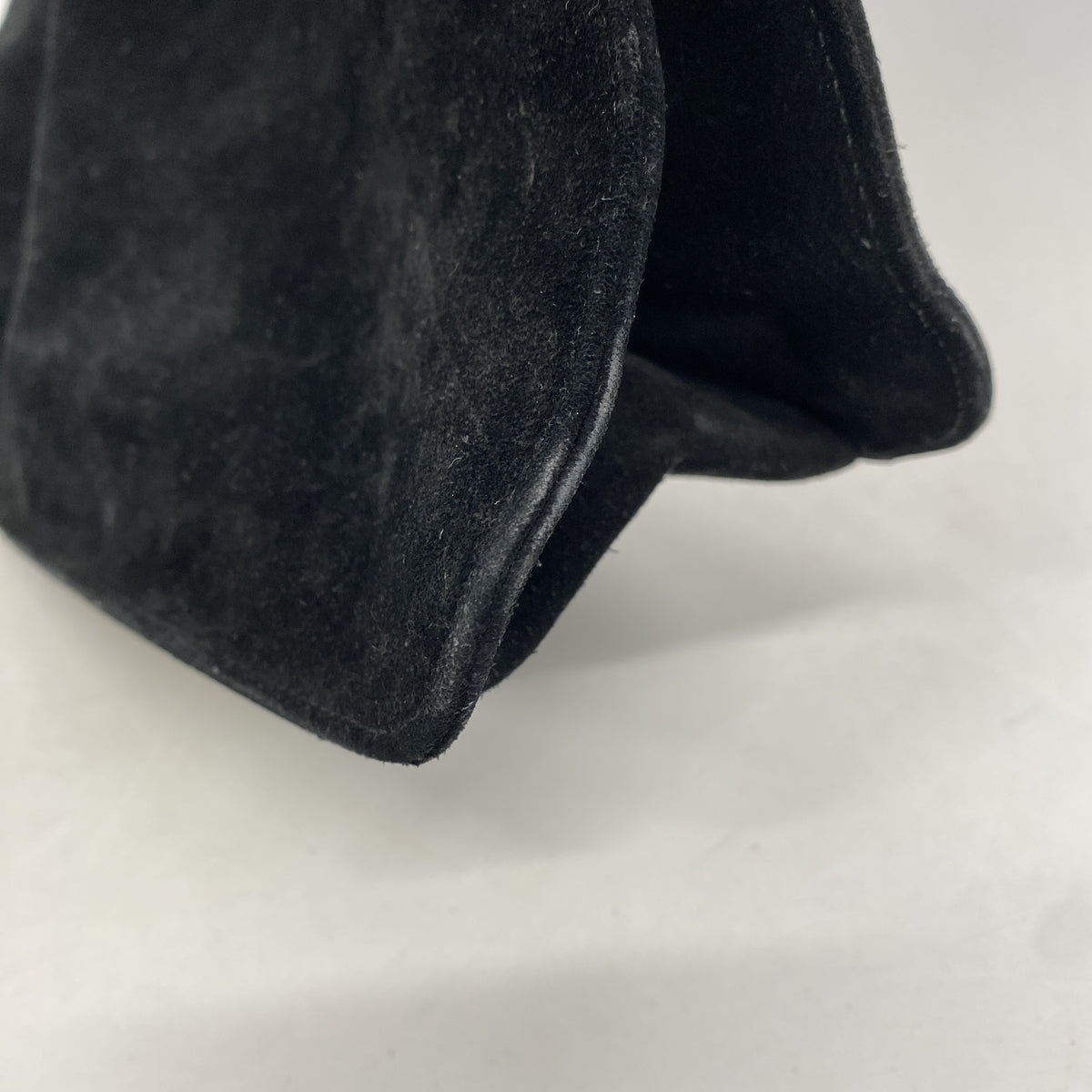 【6kd3951】グッチ ショルダーバッグ 001 3192 スウェード ブラック シルバー金具【中古】レディース