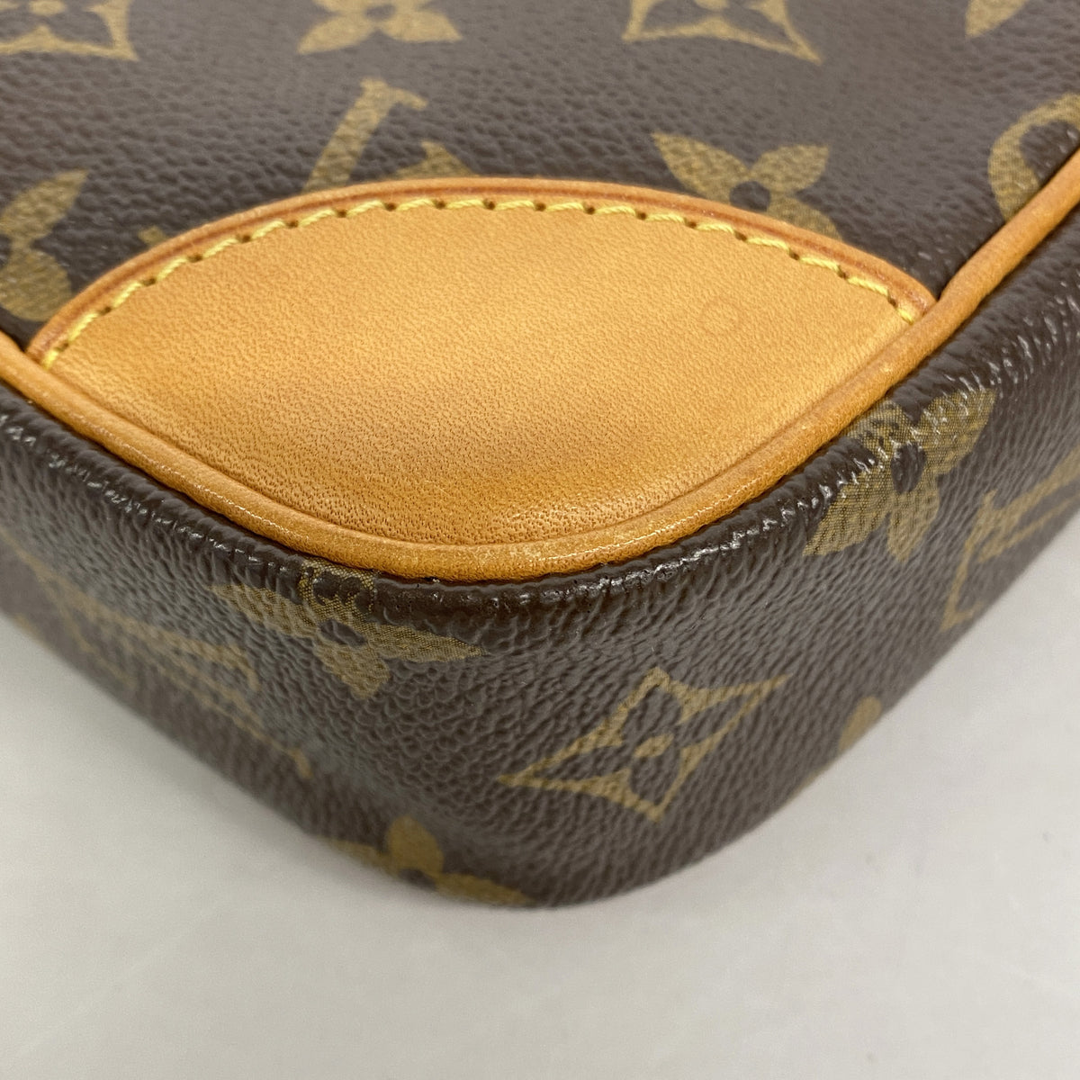 【6kd3995】ルイヴィトン ショルダーバッグ モノグラム ダヌーブ M45266 ブラウン【中古】レディース