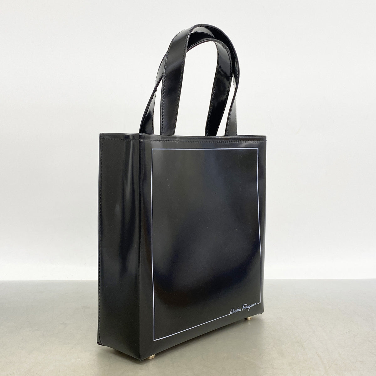 【6kd4207】サルヴァトーレフェラガモ トートバッグ エナメル ブラック シルバー金具【中古】レディース