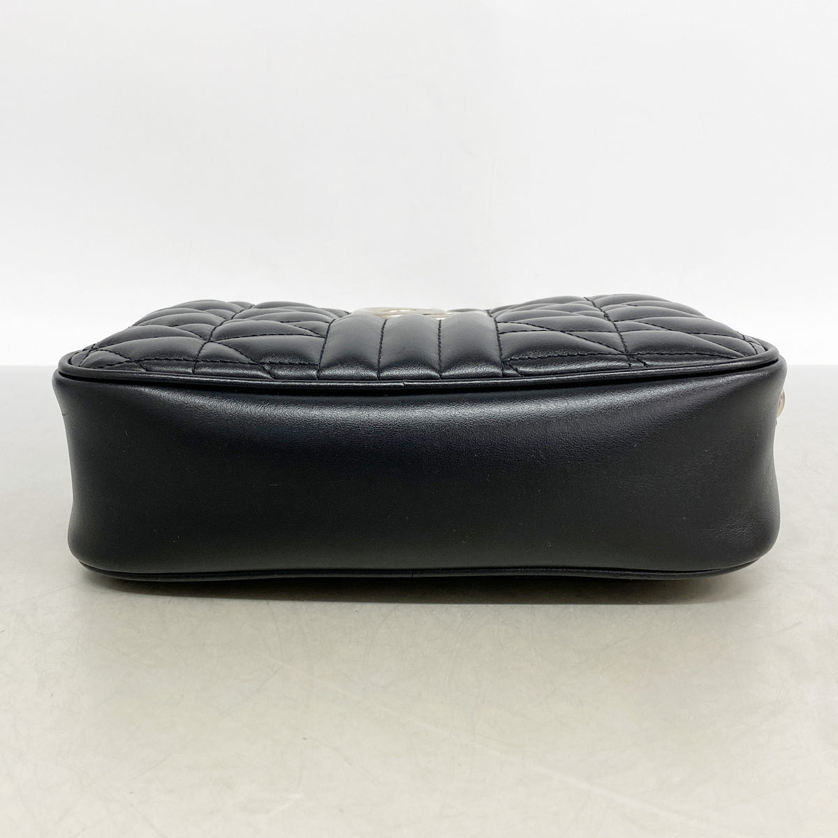 【6kd4208】グッチ ショルダーバッグ GGマーモント 447632 レザー ブラック シルバー金具【中古】レディース
