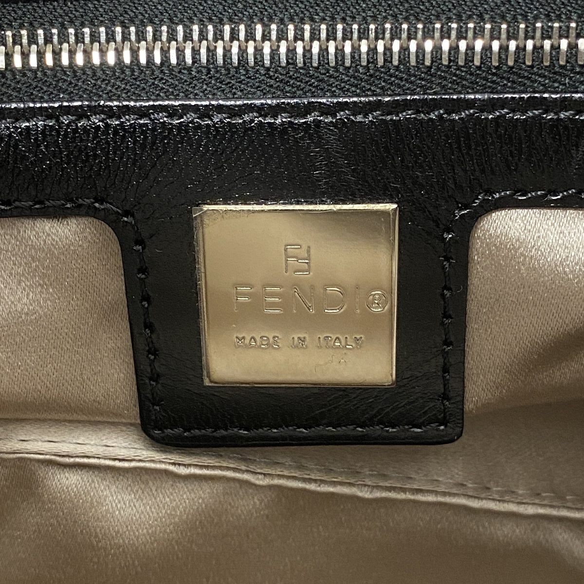 【6kd4226】フェンディ ハンドバッグ マンマバケット ベルベット ブラック シルバー金具【中古】レディース