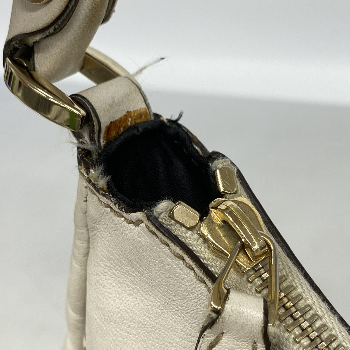【6kd4227】グッチ ショルダーバッグ アビー 189833 レザー ホワイト シャンパンゴールド金具【中古】レディース