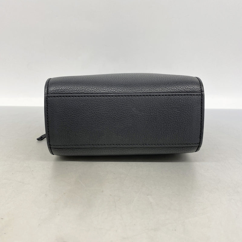 【6kd4246】フェンディ ハンドバッグ ゴートゥーショッパー レザー ブラック シルバー金具 2wayバッグ【中古】レディース