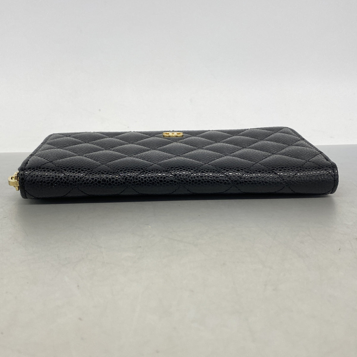 【6kd4259】シャネル 長財布 マトラッセ キャビアスキン ブラック ゴールド金具【中古】レディース