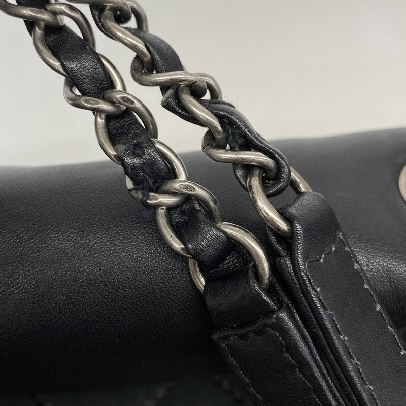 【6kd4335】シャネル ショルダーバッグ マトラッセ Wチェーン レザー ブラック シルバー金具【中古】レディース