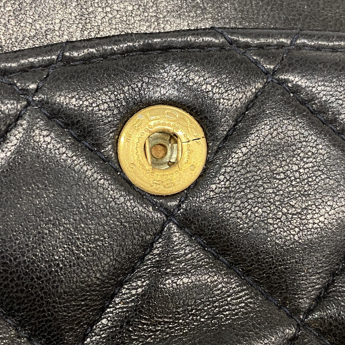 【6kd4359】シャネル ショルダーバッグ マトラッセ Wフラップ Wチェーン ラムスキン ブラック ゴールド金具【中古】レディース