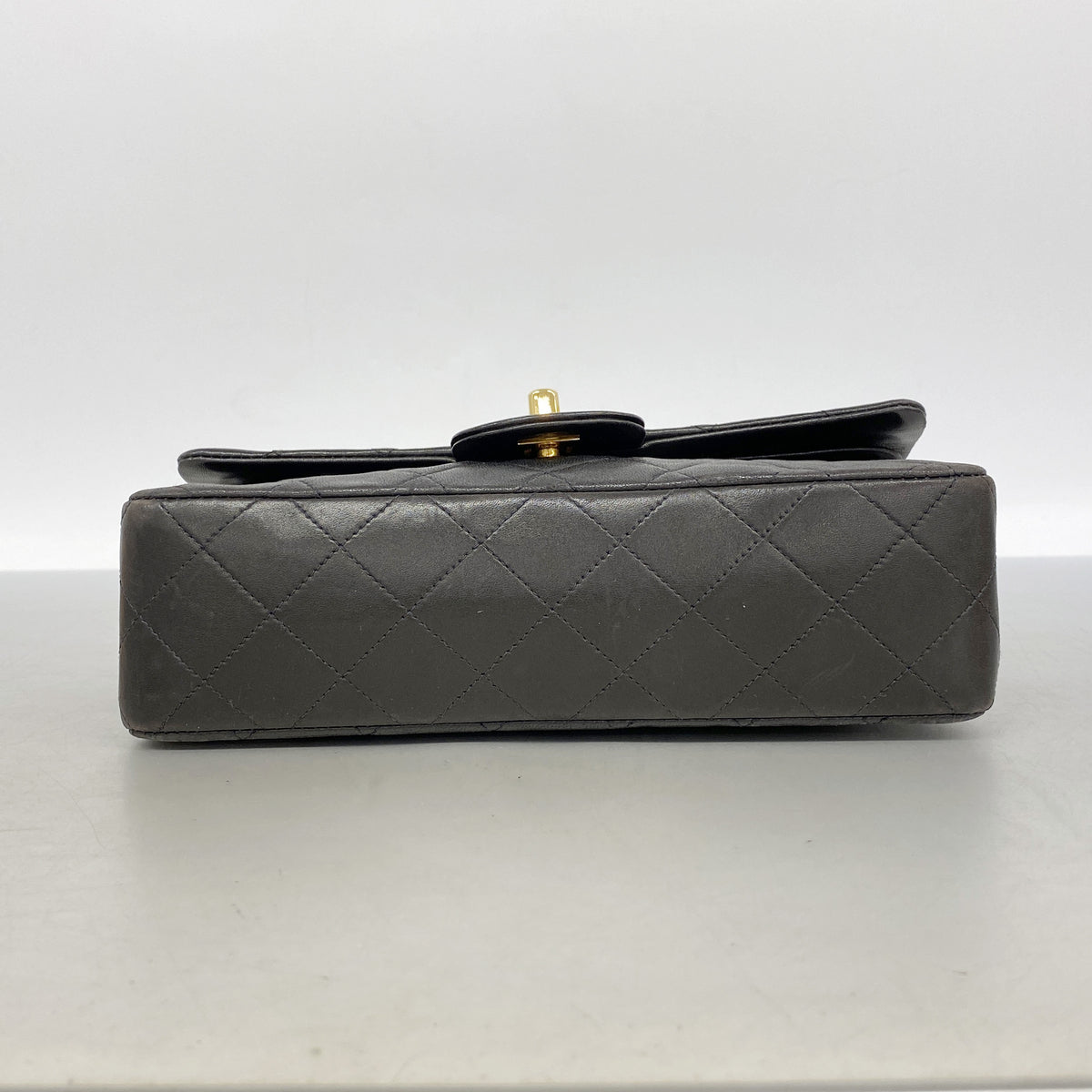 【6kd4359】シャネル ショルダーバッグ マトラッセ Wフラップ Wチェーン ラムスキン ブラック ゴールド金具【中古】レディース
