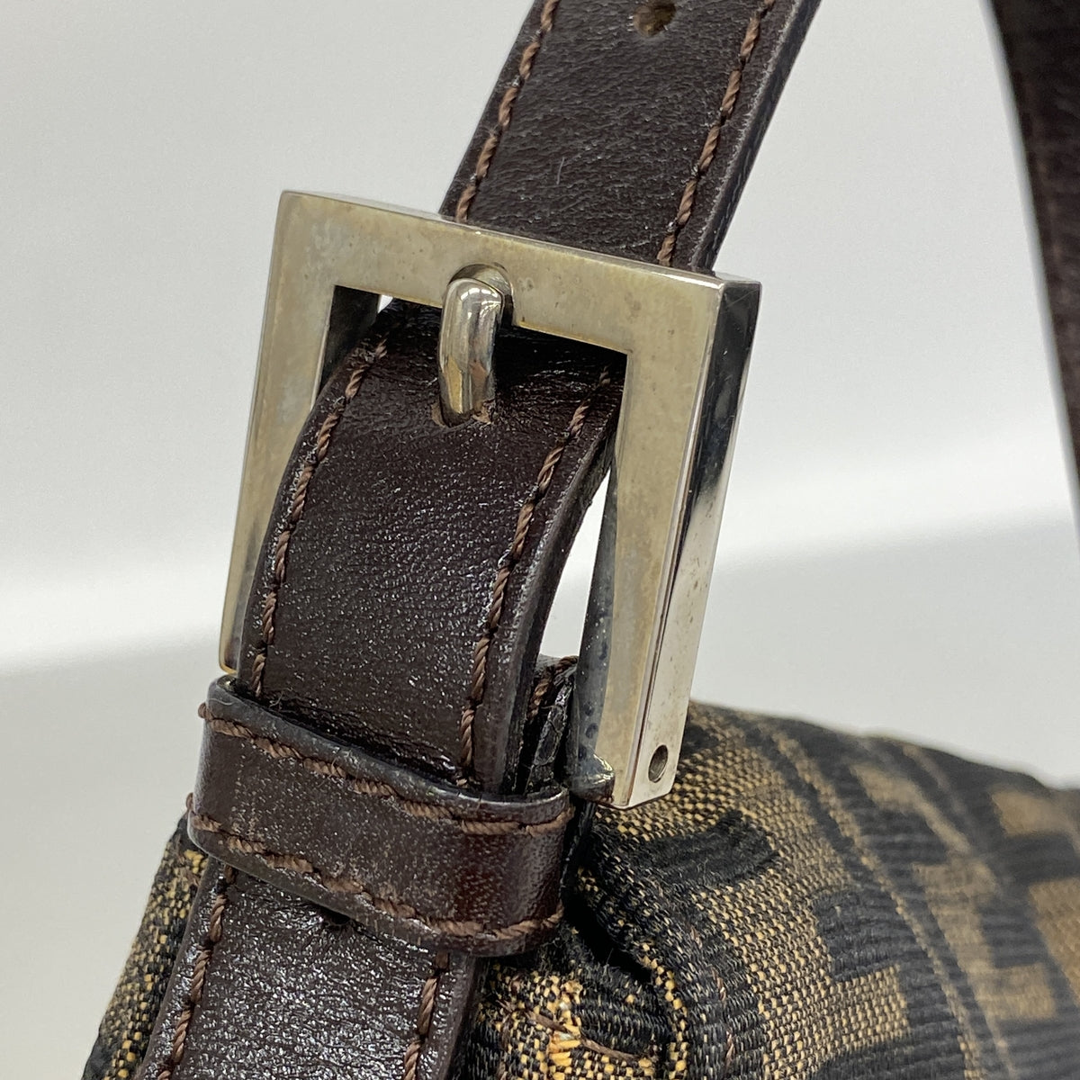 【6kd4427】フェンディ ハンドバッグ ズッカ マンマバケット ナイロンキャンバス ブラウン シルバー金具【中古】レディース
