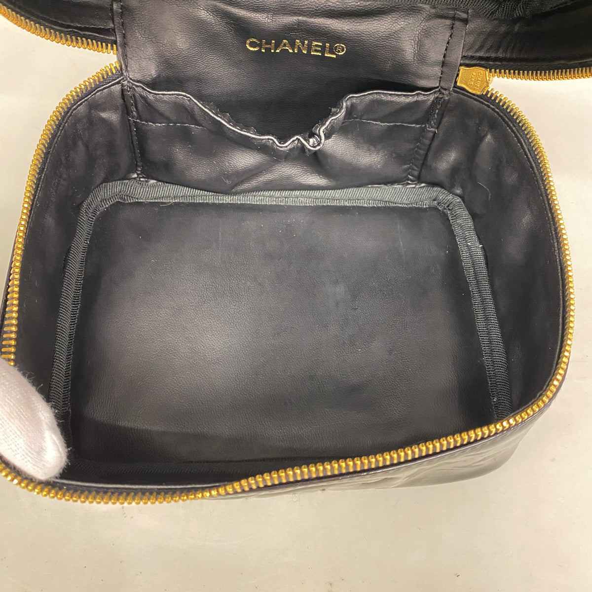 【6kd4489】シャネル バニティバッグ パテントレザー ブラック ゴールド金具【中古】レディース