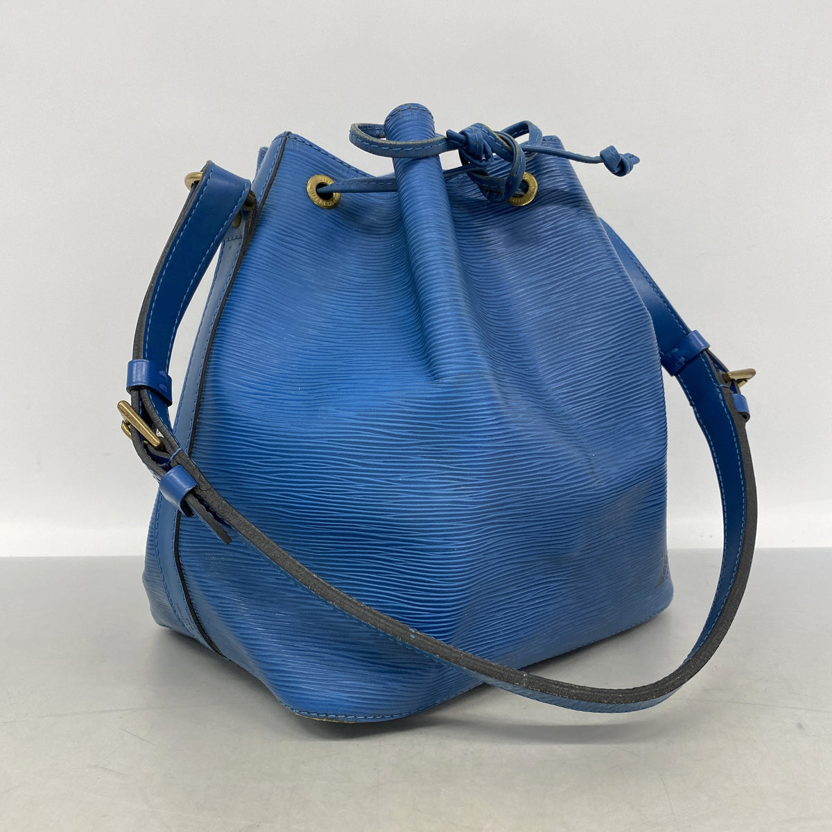 【6kd4501】ルイヴィトン ショルダーバッグ エピ プチノエ M44105 トレドブルー【中古】レディース