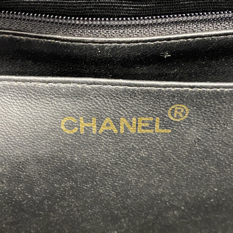 【6kd4514-h】シャネル ショルダーバッグ デカマトラッセ Wチェーン ラムスキン ブラック ゴールド金具【中古】レディース