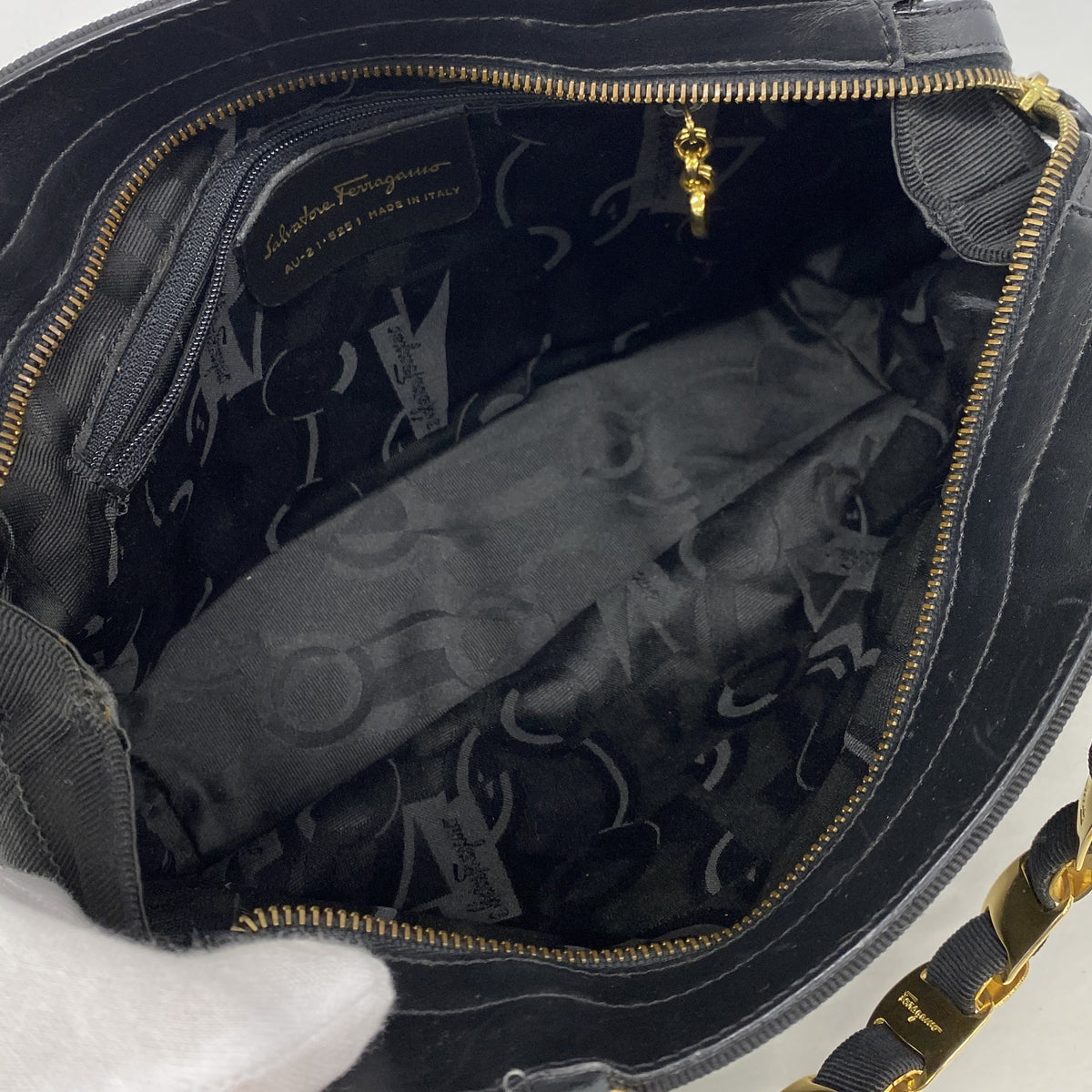 【6kd4531】サルヴァトーレフェラガモ ハンドバッグ ヴァラ キャンバス ブラック ゴールド金具【中古】レディース
