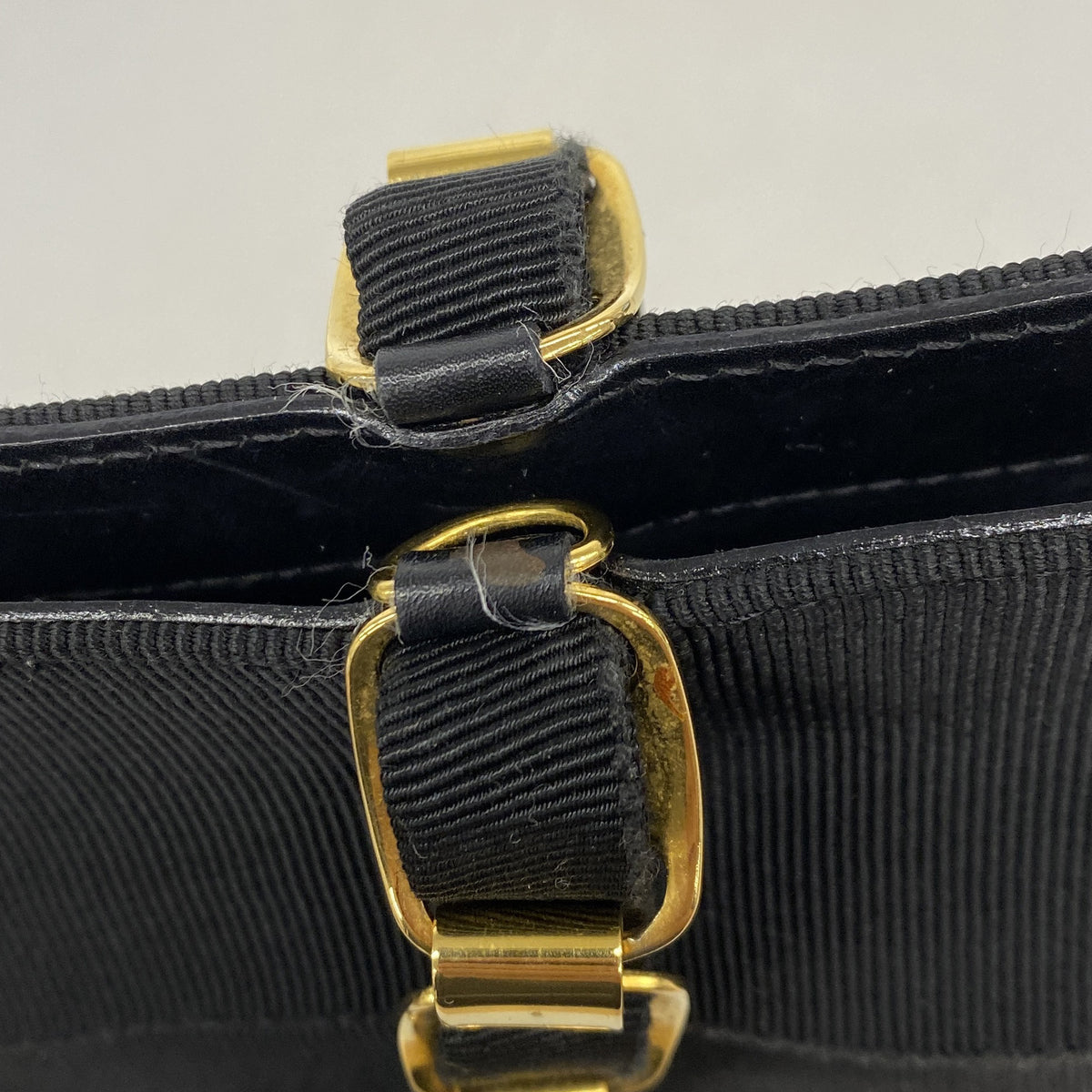 【6kd4531】サルヴァトーレフェラガモ ハンドバッグ ヴァラ キャンバス ブラック ゴールド金具【中古】レディース