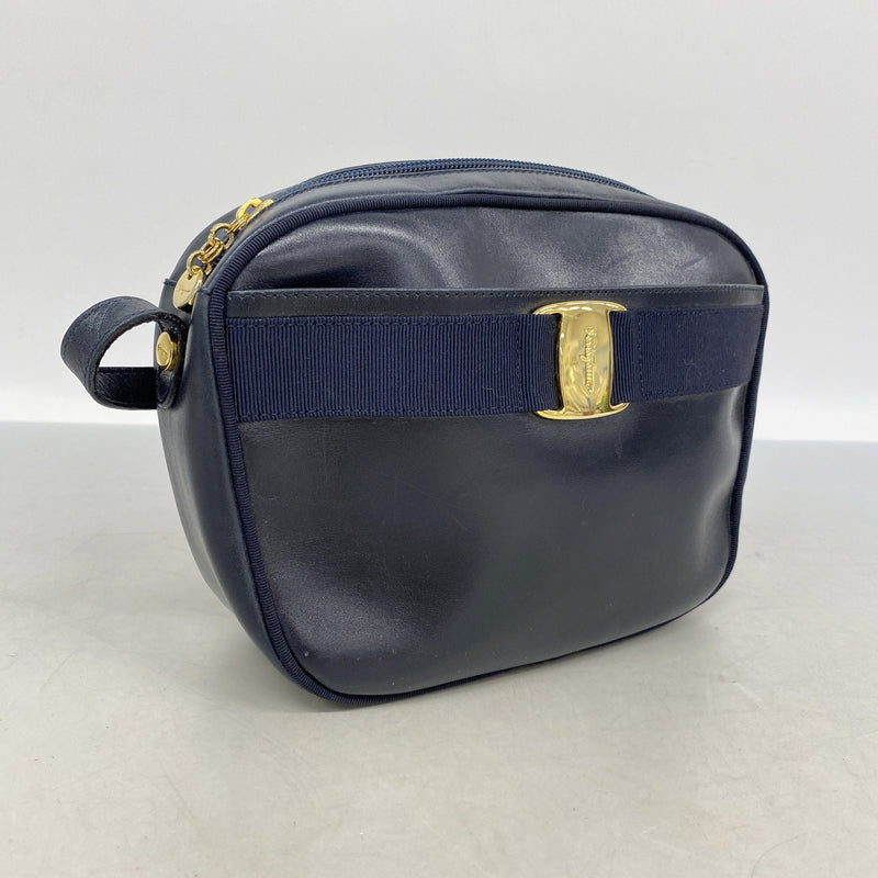 【6kd4563】サルヴァトーレフェラガモ ショルダーバッグ ヴァラ レザー ネイビー ゴールド金具【中古】レディース