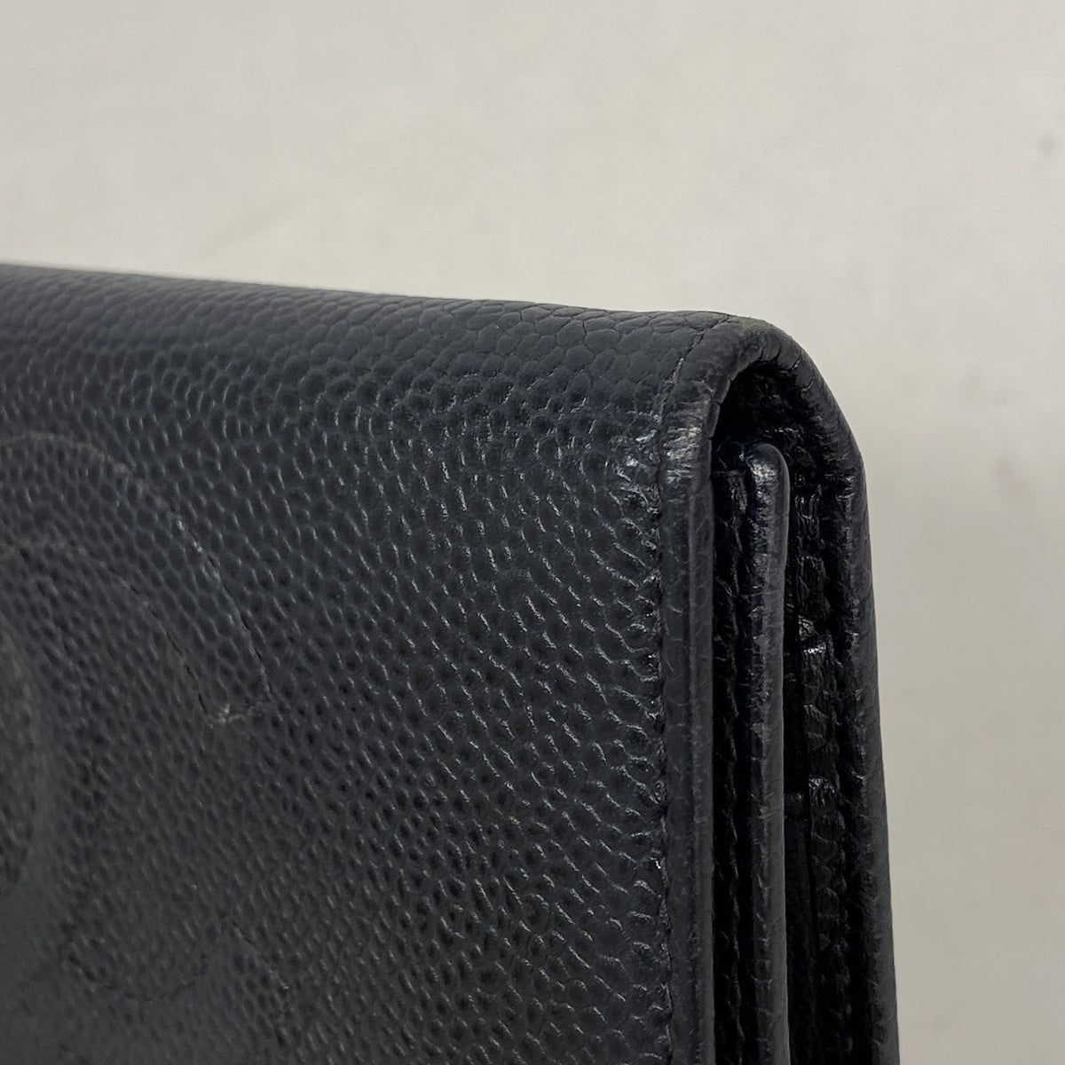 【6kd4656】シャネル 三つ折り財布 キャビアスキン ブラック ゴールド金具【中古】レディース