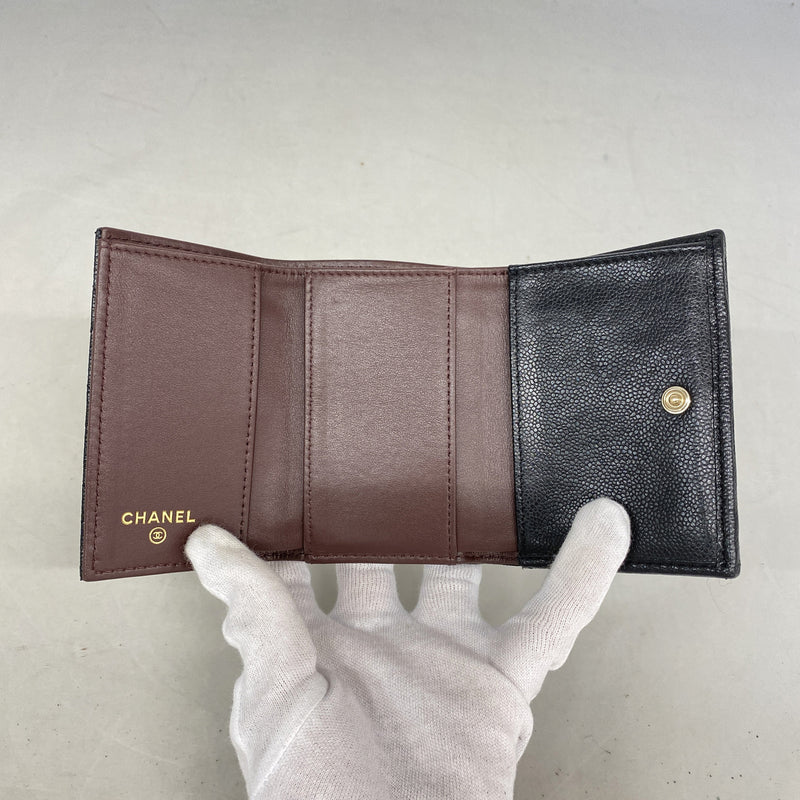 【6kd4657】シャネル 三つ折り財布 マトラッセ キャビアスキン ブラック ゴールド金具【中古】レディース
