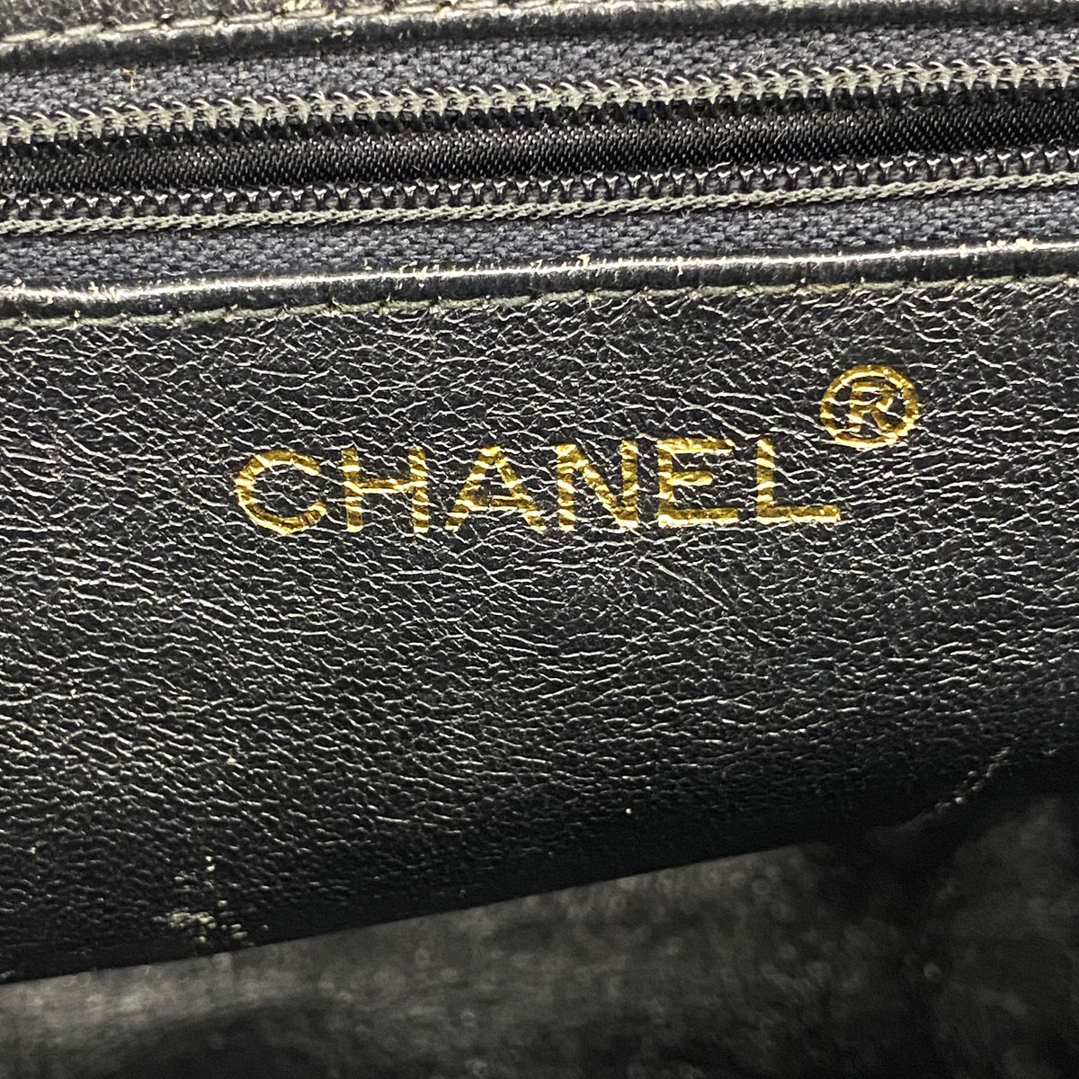 【6kd4686】シャネル ショルダーバッグ マトラッセ フリンジ付きチェーンショルダー ラムスキン ブラック ゴールド金具【中古】レディース