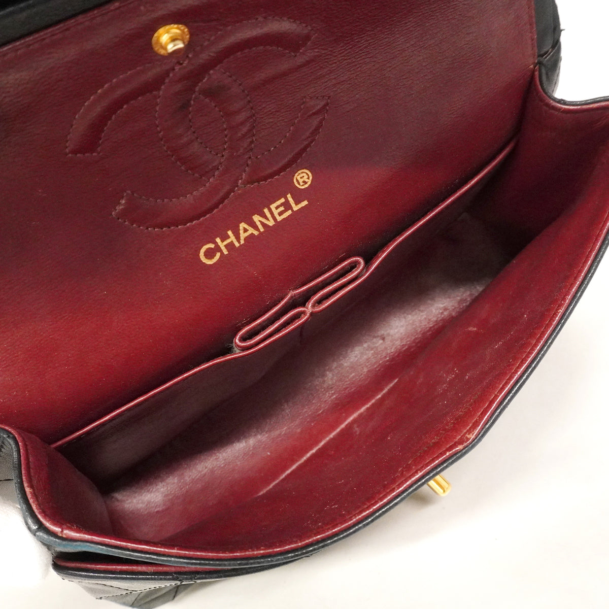 【6kd4708】シャネル ショルダーバッグ マトラッセ Wフラップ Wチェーン ラムスキン ブラック ゴールド金具【中古】レディース