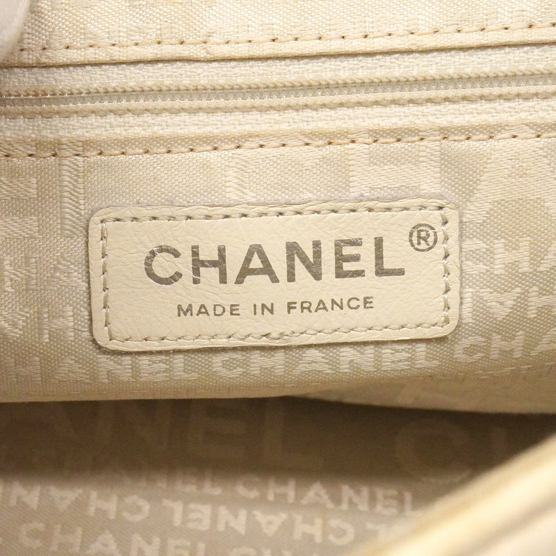 【6kd4729】シャネル ショルダーバッグ マトラッセ チェーンショルダー ラムスキン ホワイト シルバー金具【中古】レディース