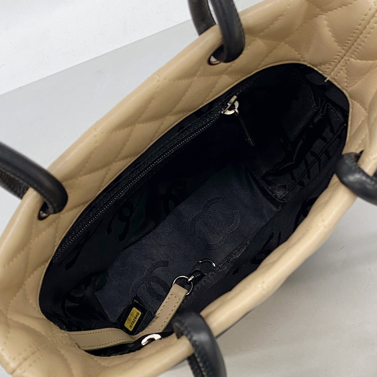 【6kd4770-h】シャネル トートバッグ カンボン ラムスキン ベージュ ブラック【中古】レディース