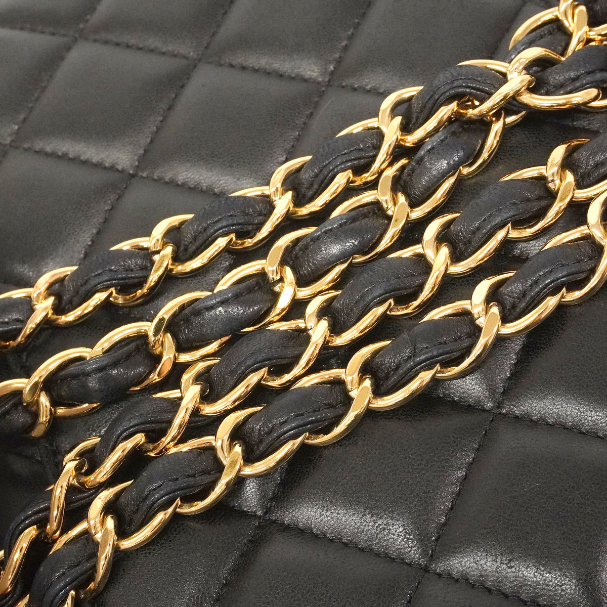 【6kd4814】シャネル ショルダーバッグ デカマトラッセ Wフラップ Wチェーン ラムスキン ブラック ゴールド金具【中古】レディース